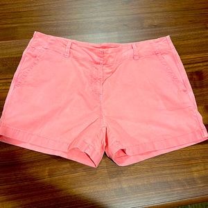 vineyard vines everyday 3 1/2” shorts size: 12